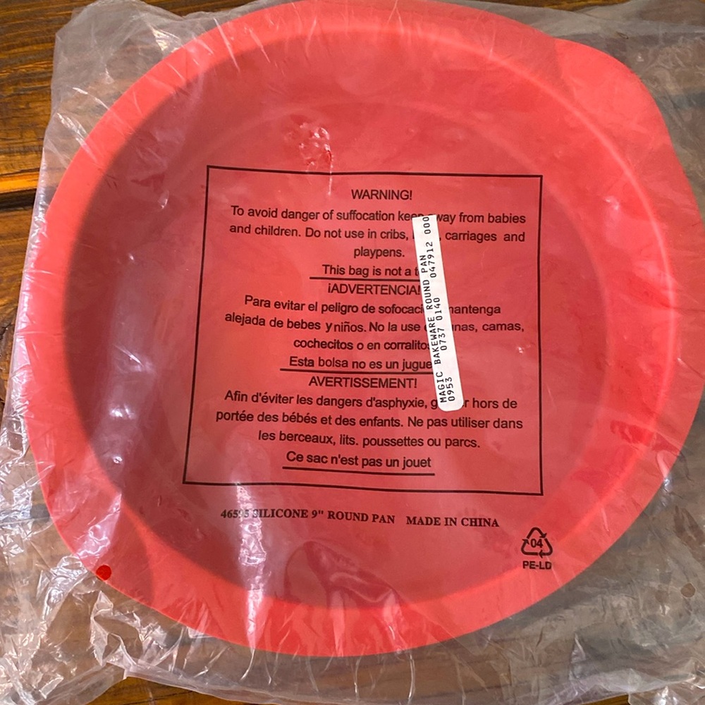 Tupperware 9” Silicone Bakeware - Picture 1 of 3